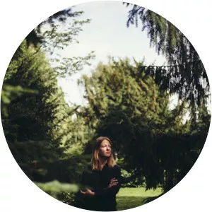 jaleh negari pauline hogstrand - Musical artist