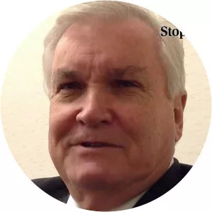 James L. Cox - American surgeon