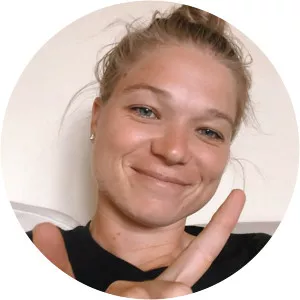 Jamie-Lee Lewis photograph