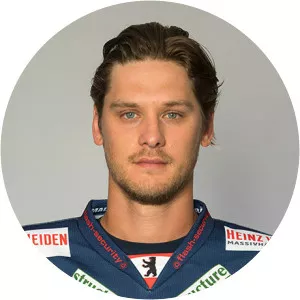 Jamie MacQueen - Ice hockey forward