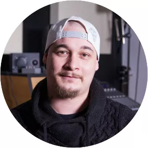 Jani Avalon - Musical artist