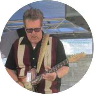 Janne Jyrkänkoski - Guitarist