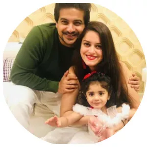 Jasmin Brahmabhatt - Pushkar Jog's wife