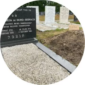 Jasmin Dahlia Busnach