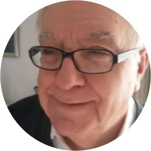 Javier Alfaya - Journalist