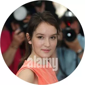 Jeanne Demoustier photograph