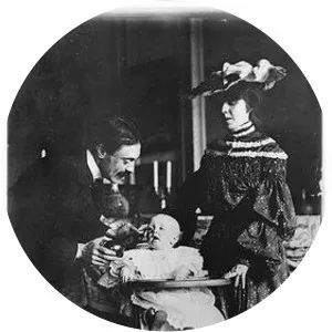 Jeannie Gobillard photograph