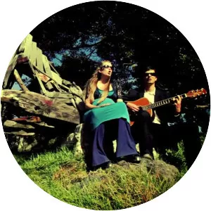 Jed & Lucia - Musical group