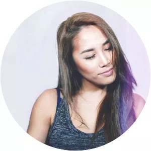 Jeni Suk - Musical artist