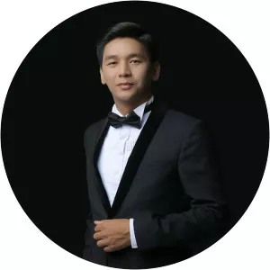 Jenisbek Piyazov - Opera singer