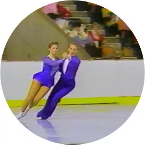 Jennifer Benz - Figure skater ‧ Julie Benz's sister
