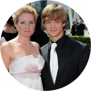 Jennifer Earles photograph