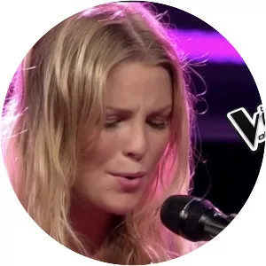 Jennifer Ewbank - Singer