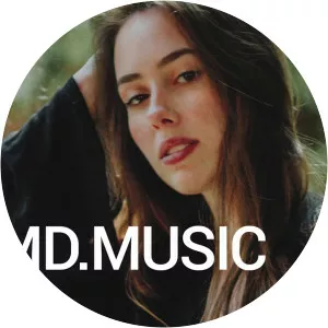 Jennifer Holm - Singer