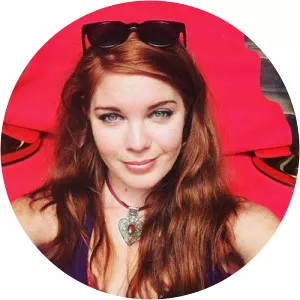 Jennifer Kingwell - Singer