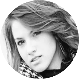 Jennifer Waris - Voice actress