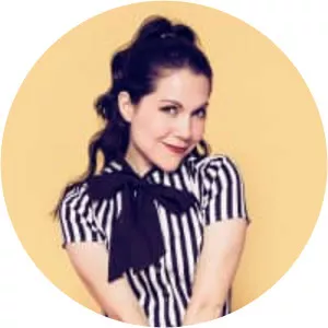 Jenny Lorenzo - YouTuber