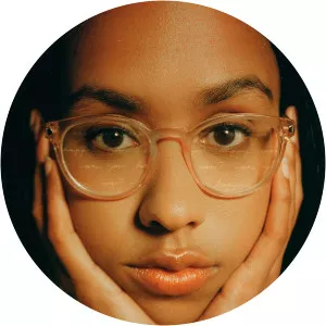 Jensen McRae - Singer-songwriter