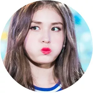 Jeon So-mi - Singer