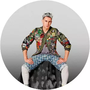 Jeremy Scott: The People's Designer - 2015 ‧ Documentary ‧ 1h 50m