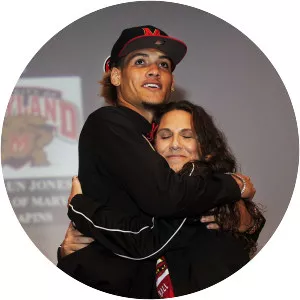 Jeshaun Jones - American football player