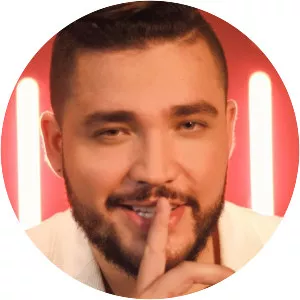 Jessi Uribe - Musical artist