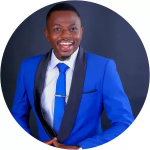 Jethro Oyekanmi Adekola - Odunlade Adekola's brother