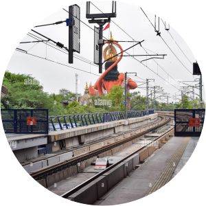 Jhandewalan metro station