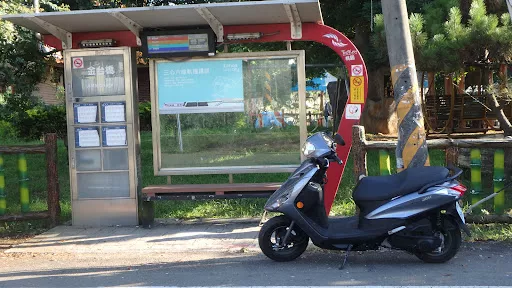 Jintai Bridge - Bus stop in Taiwan