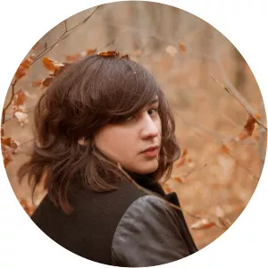 Joana Serrat - Musician