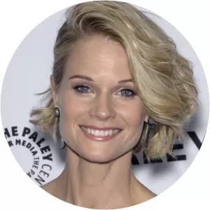Joelle Carter