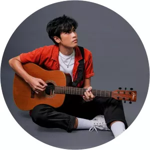 JOEY PHUWASIT - Musical artist