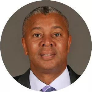 Johnny Jones - American basketball coach