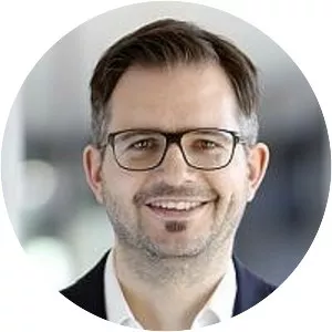 Jonas Dovern - Author