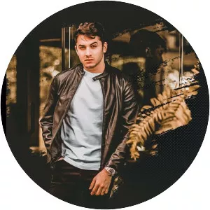 Jonas Esticado - Musical artist