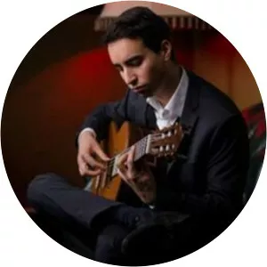 Jonas Khalil Musician photograph