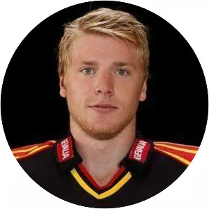 Jonathan Carlsson - Ice hockey player