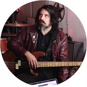 Jonathan Hischke - Bass player