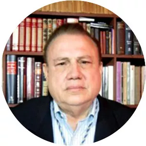 Jorge Eduardo Arellano - Writer