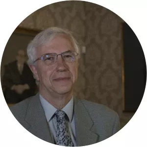 José M. Sánchez-Ron - Physicist