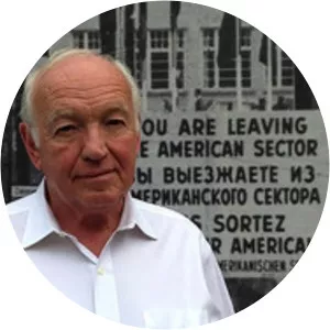 Joseph Kanon photograph