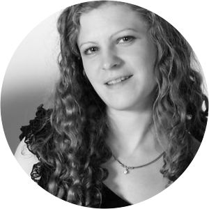 Josie Simmons - Musical artist