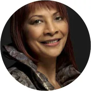 Joy Salinas - Singer