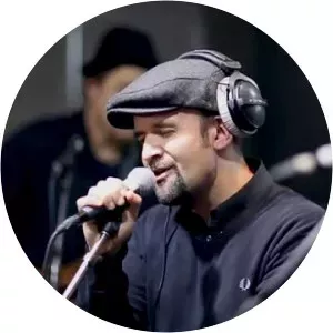 Jr Thomas and The Volcanos - Musical band