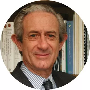 Juan José Llach photograph