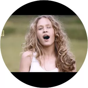 Judit Puigdomènech Roca - Spanish singer-songwriter