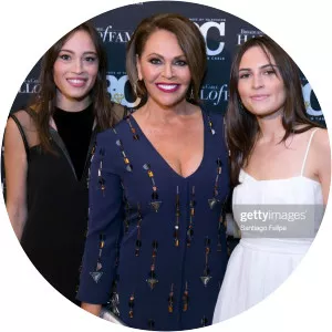 Julia Alexandra photograph