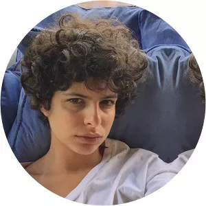 Júlia Anquier - Débora Bloch's daughter