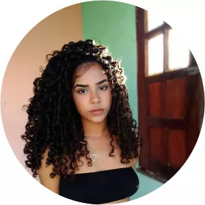 Júlia Aragão photograph