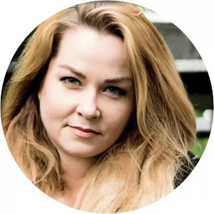 Julia Dippel - German author